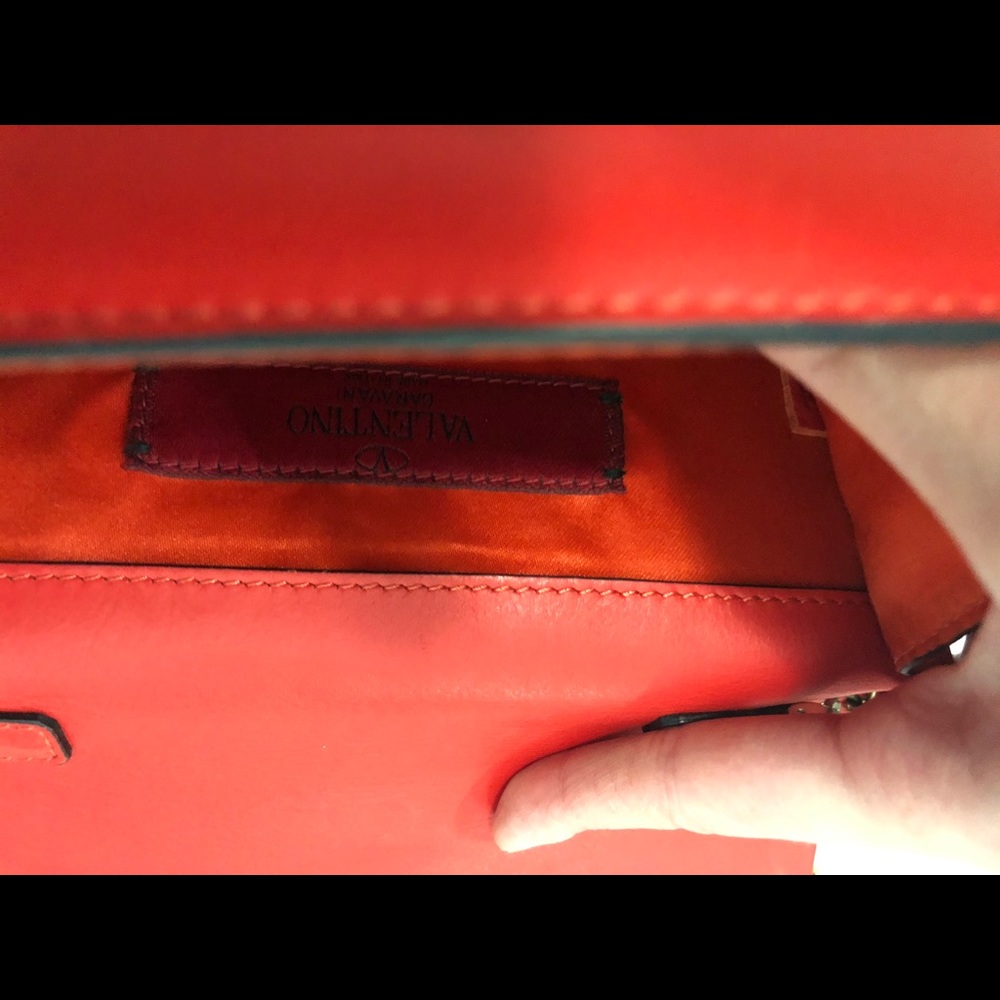 SOLD Valentino Garavani Rockstud chain pouch Red - Picture 5 of 8